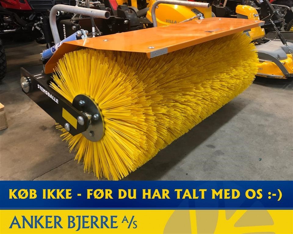 Geräteträger typu Yanmar YT 235H 4WD inkl. frontlift med PTO og 130 cm GMR fejemaskine, Gebrauchtmaschine v Holstebro (Obrázek 3)