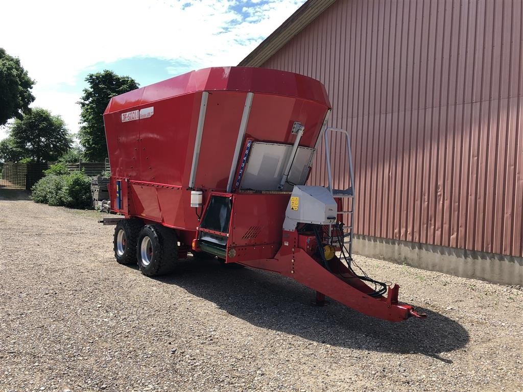 Futterverteilwagen van het type JF VM27  Feeder vertikalblander, Gebrauchtmaschine in Nykøbing Mors (Foto 1)