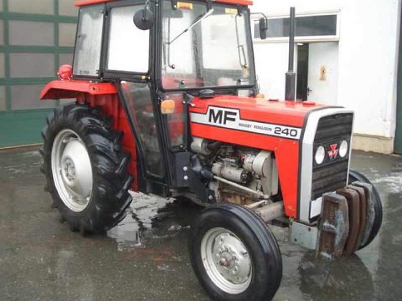 Massey Ferguson MF 240 Tractor - technikboerse.com