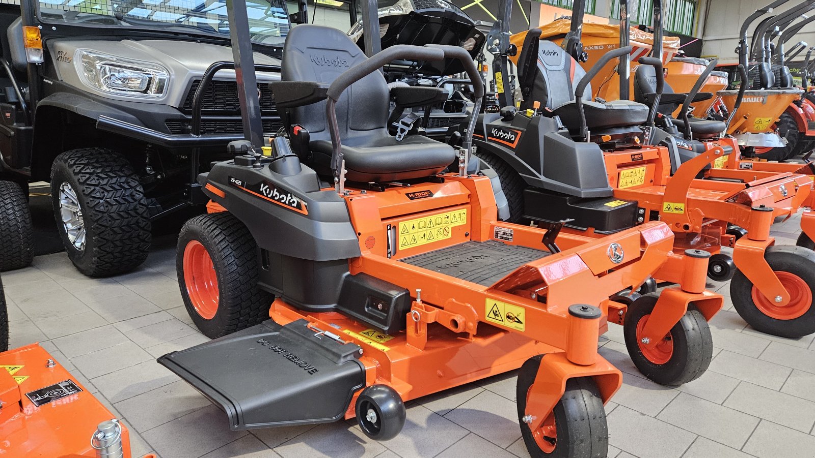 Sitzrasenmäher van het type Kubota Z1-421, Neumaschine in Olpe (Foto 2)