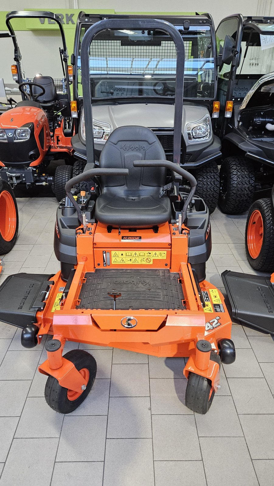 Sitzrasenmäher del tipo Kubota Z1-421, Neumaschine en Olpe (Imagen 10)