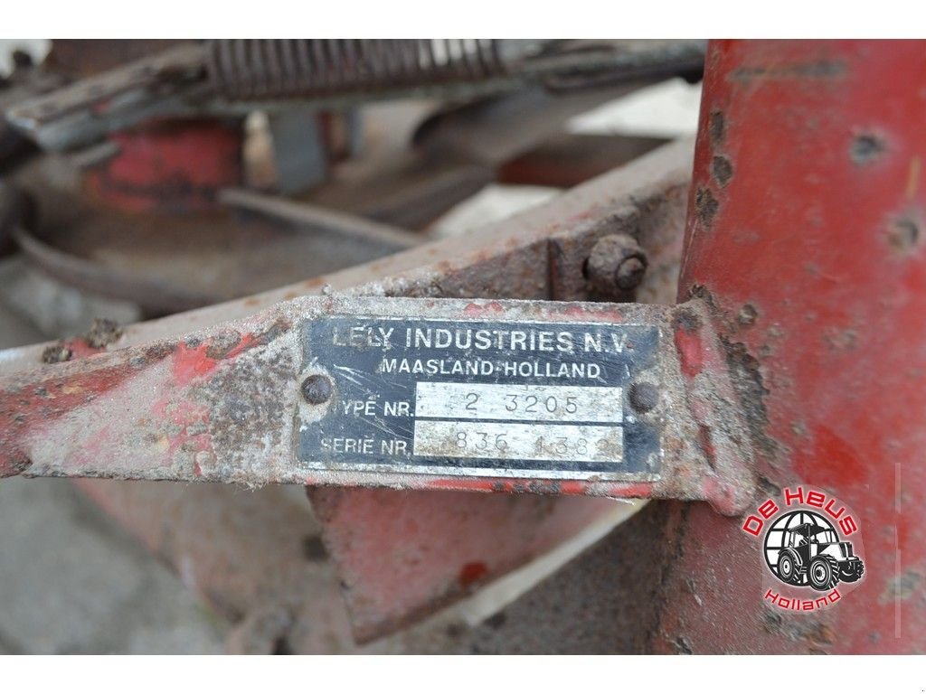 Düngerstreuer of the type Lely 1250, Gebrauchtmaschine in MIJNSHEERENLAND (Picture 5)