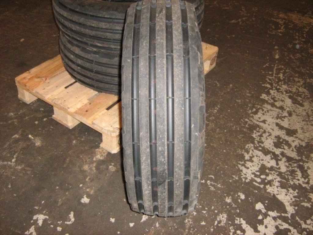 Reifen tipa Sonstige 12-16 Russer dæk, Gebrauchtmaschine u Ribe (Slika 2)