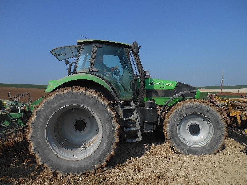 Deutz-Fahr AGROTRON 210 Tractor - technikboerse.com