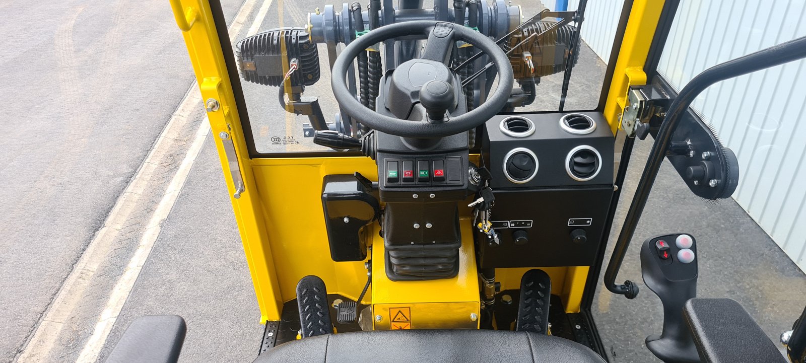 Radlader tip Eurotrac W11 mit Vollkabine, Neumaschine in Gnevkow (Poză 7)