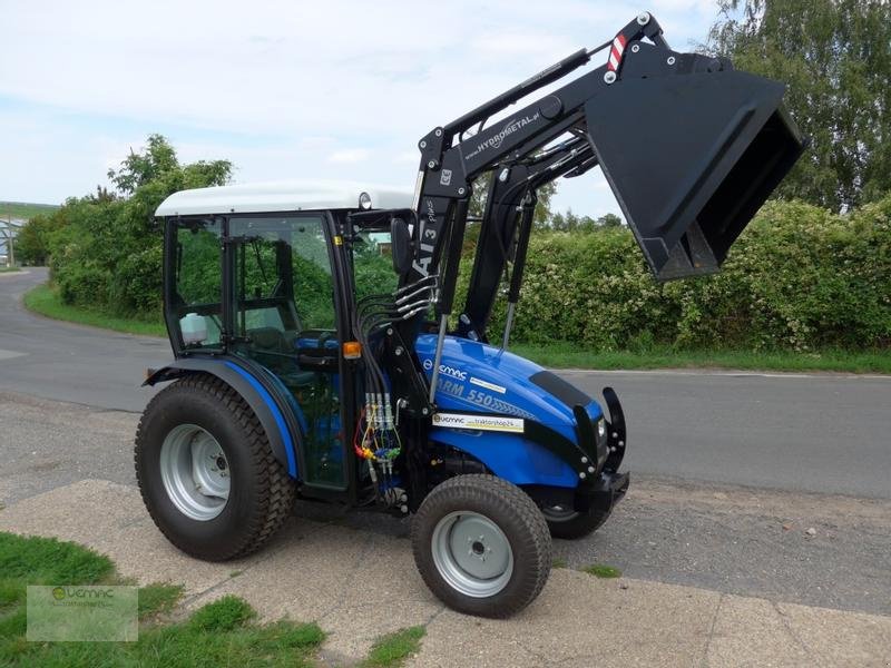 Weinbautraktor van het type Sonstige 550 Kabine Frontlader Schaufel 52PS Perkins Motor Neu, Neumaschine in Sülzetal OT Osterweddingen (Foto 13)