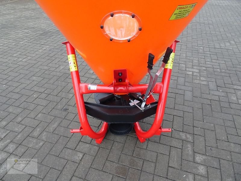 Schneepflug van het type Dexwal Salzstreuer Düngerstreuer Streuer Trichterstreuer 400 Liter, Neumaschine in Sülzetal OT Osterweddingen (Foto 2)