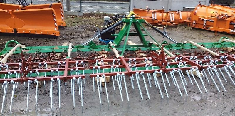 Wiesenegge typu Vemac Wiesenschleppe Wiesenstriegel Striegelzinken 6m hydraulisch NEU, Neumaschine v Sülzetal OT Osterweddingen (Obrázek 2)