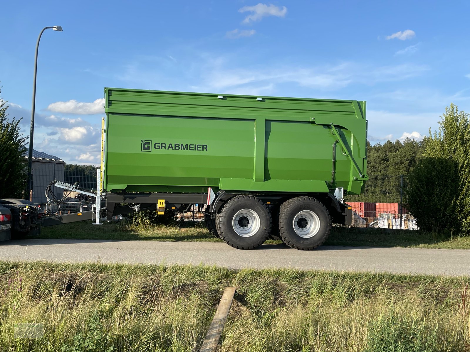 Kipper tipa Grabmeier Mulden Kipper, Neumaschine u Reisbach (Slika 2)