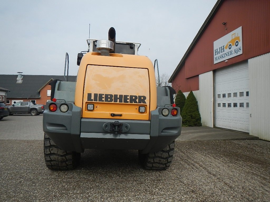 Radlader tipa Liebherr 580 2plus2, Gebrauchtmaschine u Aabenraa (Slika 4)