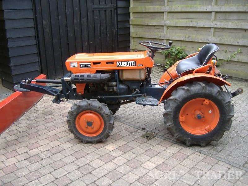 Kubota 7001 Tractor - technikboerse.com