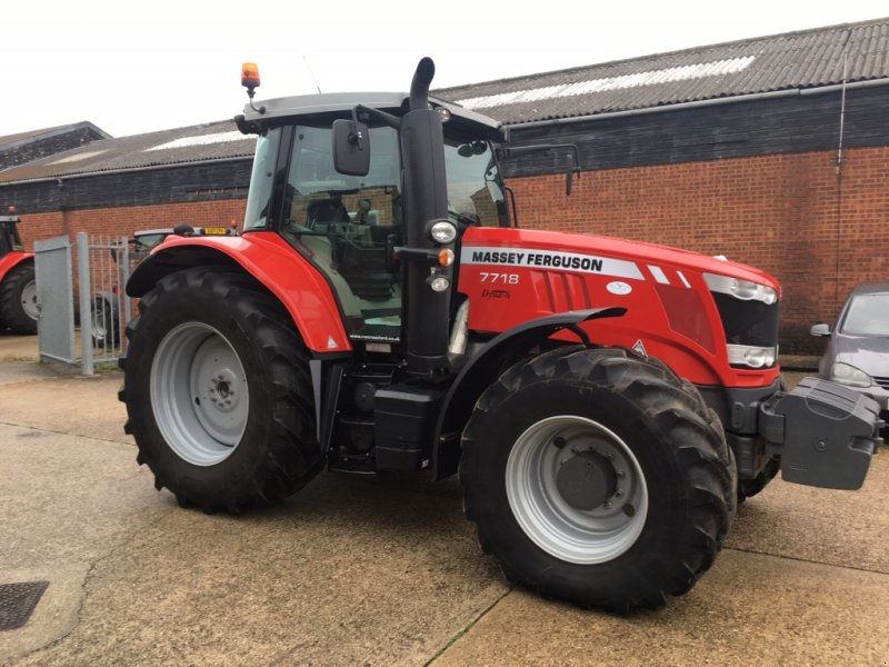 Massey Ferguson 7718 Dyna 6 Efficient Tractor - technikboerse.com