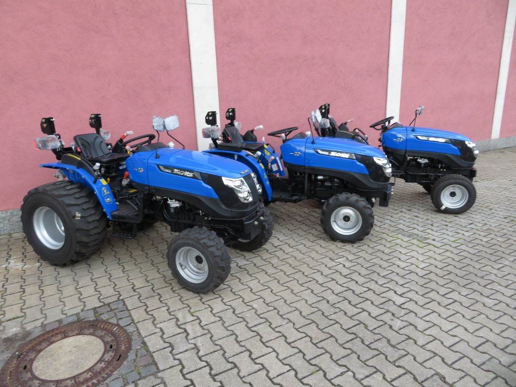 Kommunaltraktor Türe ait Solis 20, Neumaschine içinde Sommerach (resim 11)