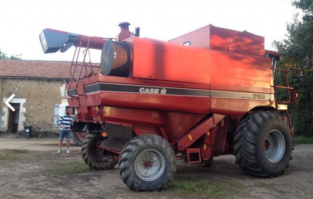 Oldtimer-Mähdrescher of the type Case IH 2188,  in Подворки (Picture 1)