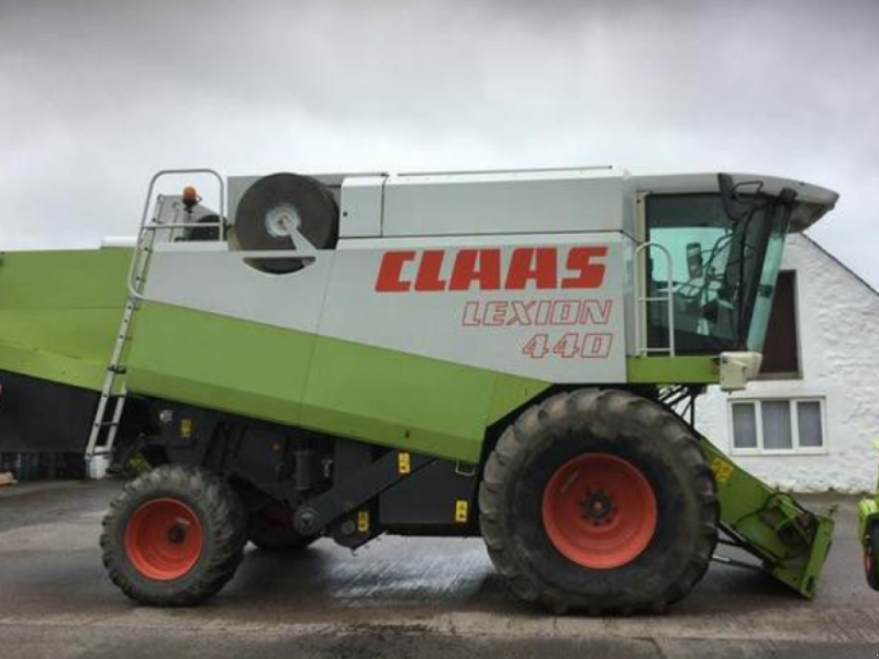 Oldtimer-Mähdrescher of the type CLAAS Lexion 440, Neumaschine in Полтава (Picture 1)