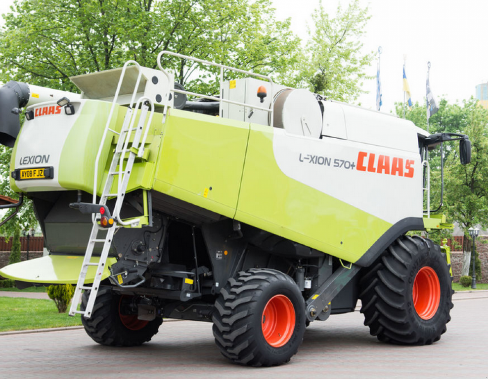 Oldtimer-Mähdrescher of the type CLAAS Lexion 570, Neumaschine in Житомир (Picture 8)