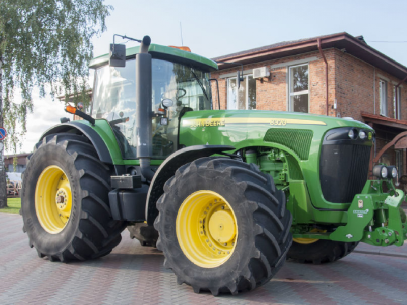 Oldtimer-Traktor typu John Deere 8320, Neumaschine v Житомир (Obrázek 1)