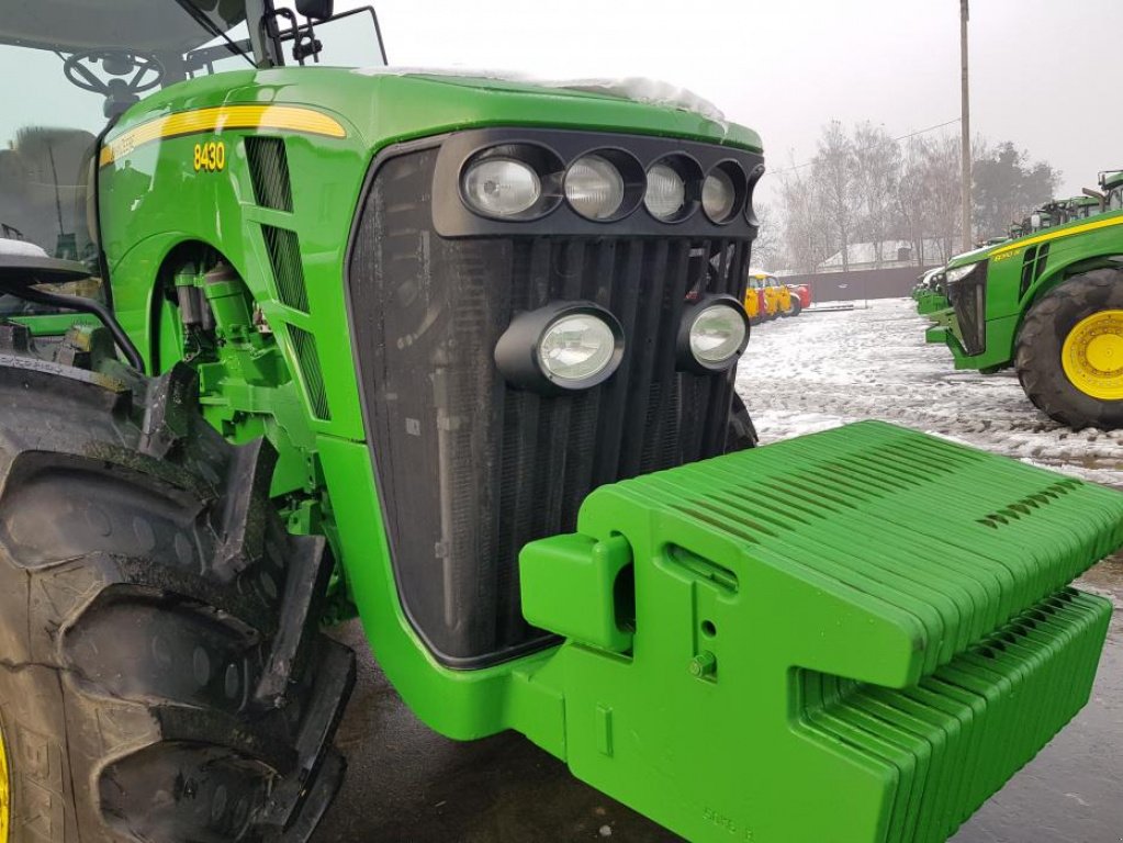 Oldtimer-Traktor du type John Deere 8430, Neumaschine en Звенигородка (Photo 2)