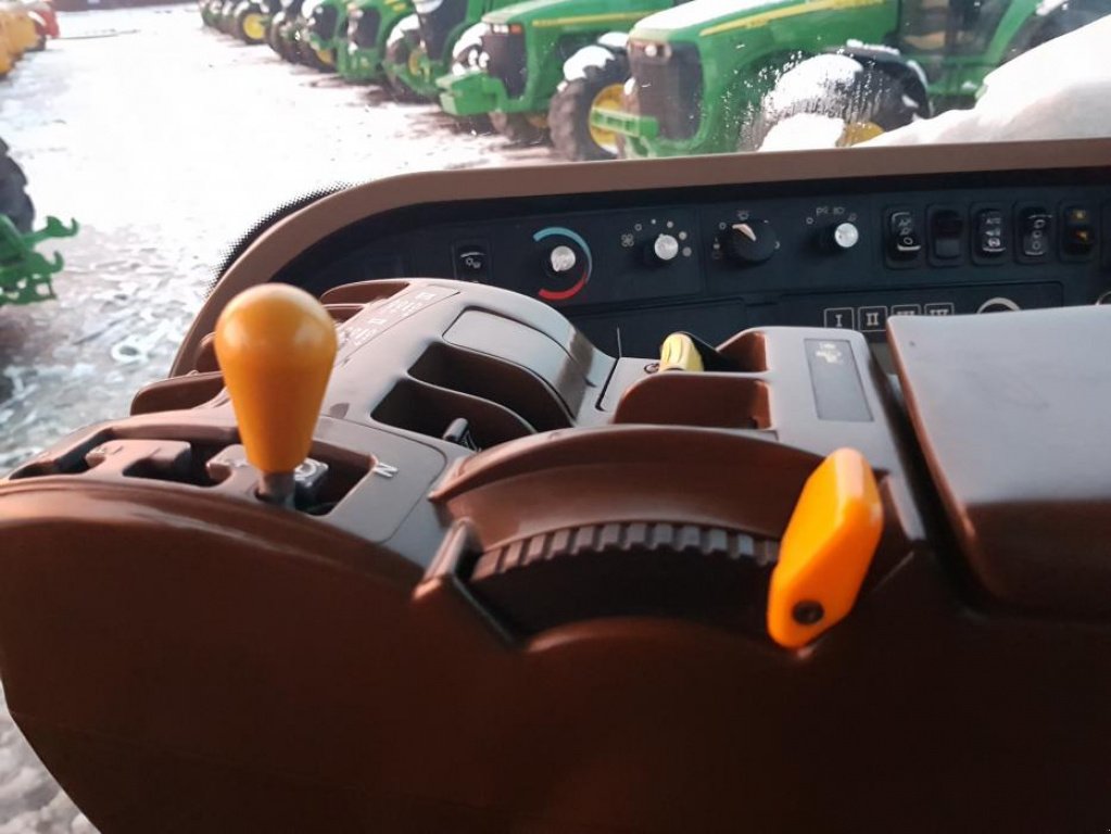 Oldtimer-Traktor Türe ait John Deere 8430, Neumaschine içinde Звенигородка (resim 10)