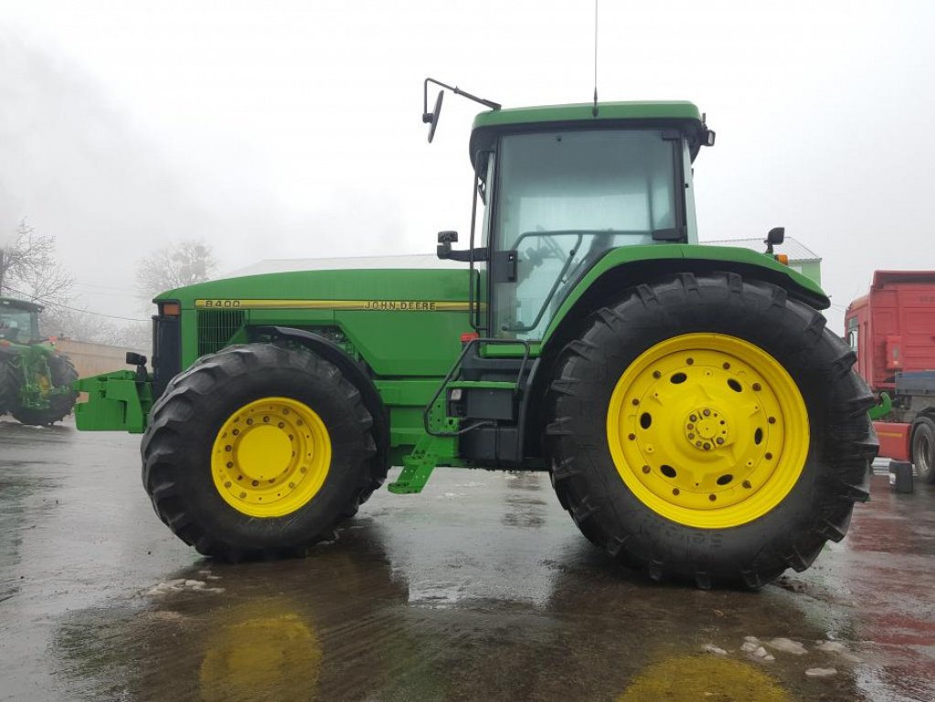 Oldtimer-Traktor Türe ait John Deere 8400, Neumaschine içinde Звенигородка (resim 4)