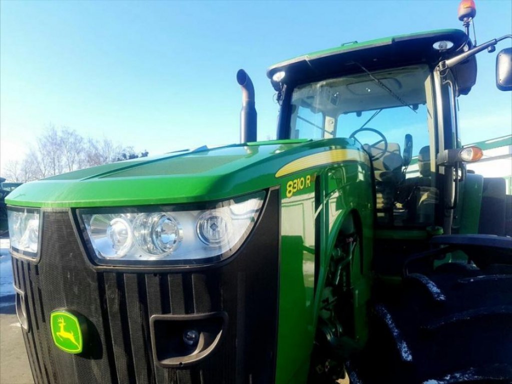 Oldtimer-Traktor of the type John Deere 8310R, Neumaschine in Звенигородка (Picture 3)