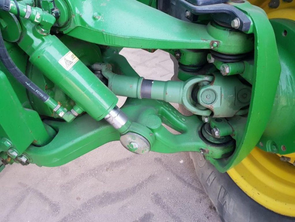 Oldtimer-Traktor van het type John Deere 8320, Neumaschine in Звенигородка (Foto 8)