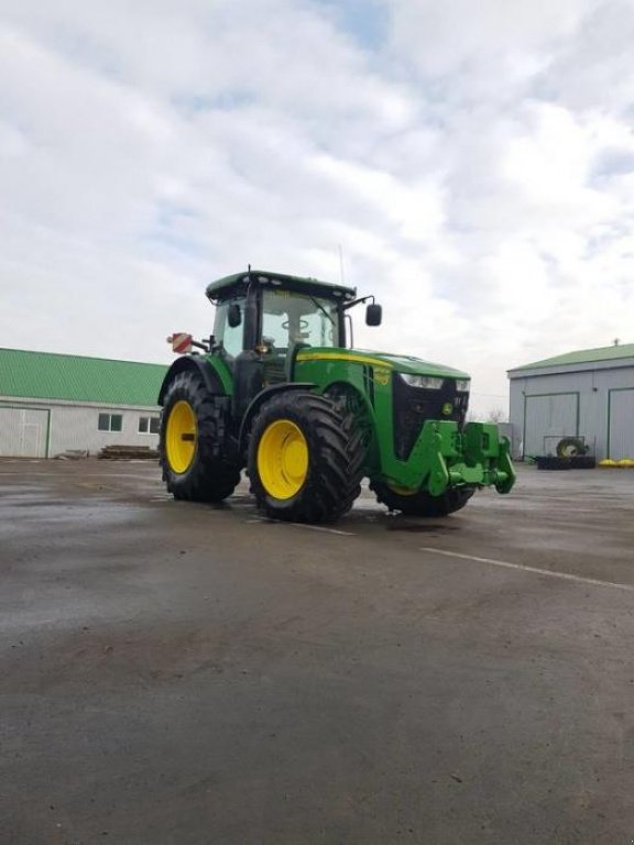 Oldtimer-Traktor Türe ait John Deere 8370R, Neumaschine içinde Звенигородка (resim 4)