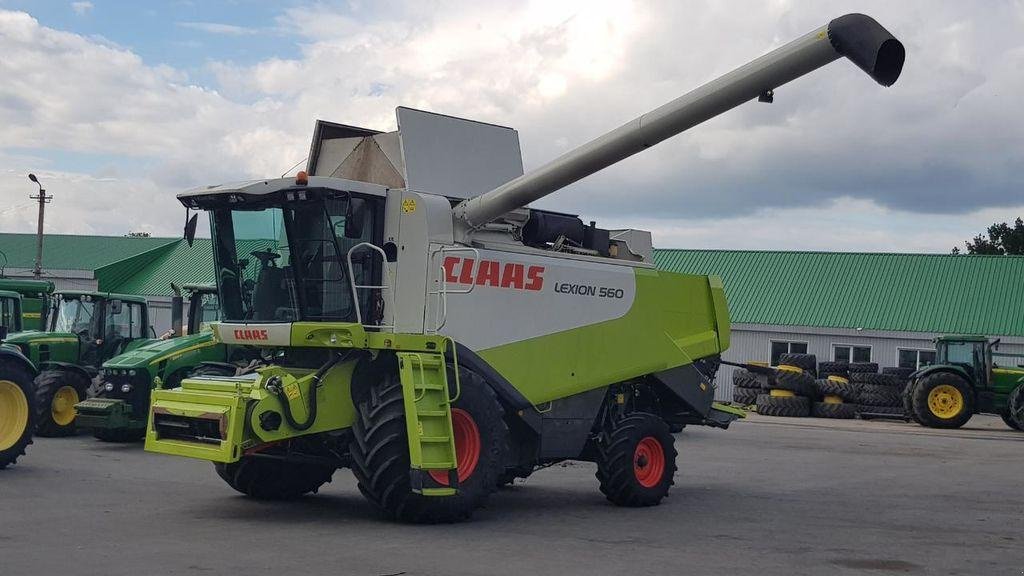 Oldtimer-Mähdrescher of the type CLAAS Lexion 560, Neumaschine in Звенигородка (Picture 3)