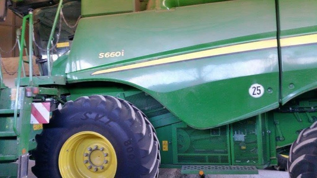 Oldtimer-Mähdrescher du type John Deere S660i, Neumaschine en Звенигородка (Photo 7)