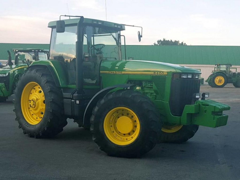 Oldtimer-Traktor tipa John Deere 8400, Neumaschine u Звенигородка (Slika 4)