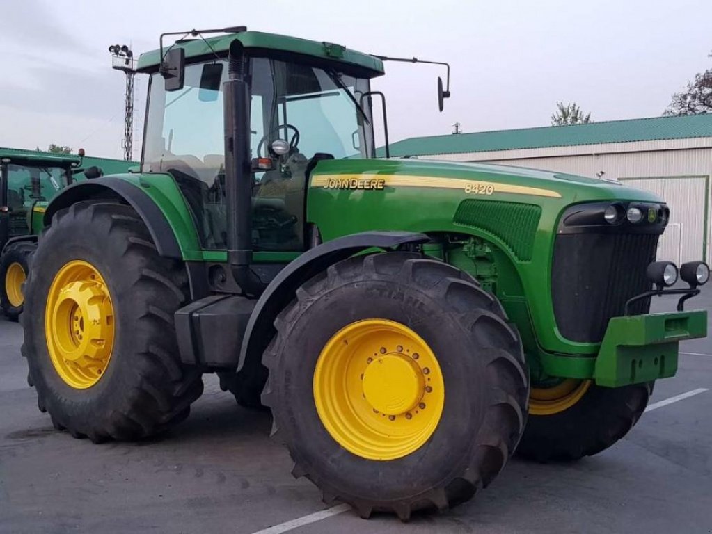 Oldtimer-Traktor Türe ait John Deere 8420, Neumaschine içinde Звенигородка (resim 8)