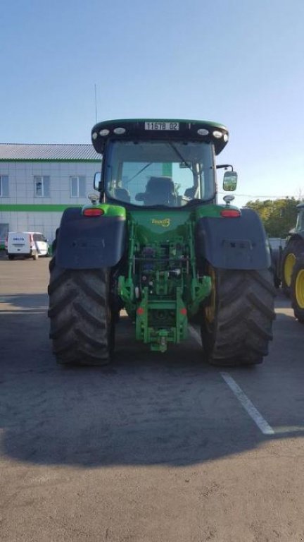 Oldtimer-Traktor Türe ait John Deere 8320R, Neumaschine içinde Звенигородка (resim 2)