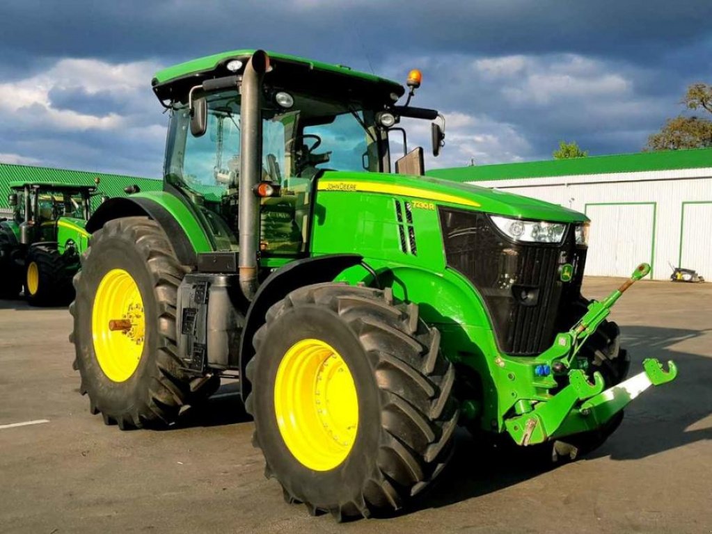 Oldtimer-Traktor του τύπου John Deere 7230R, Neumaschine σε Звенигородка (Φωτογραφία 3)