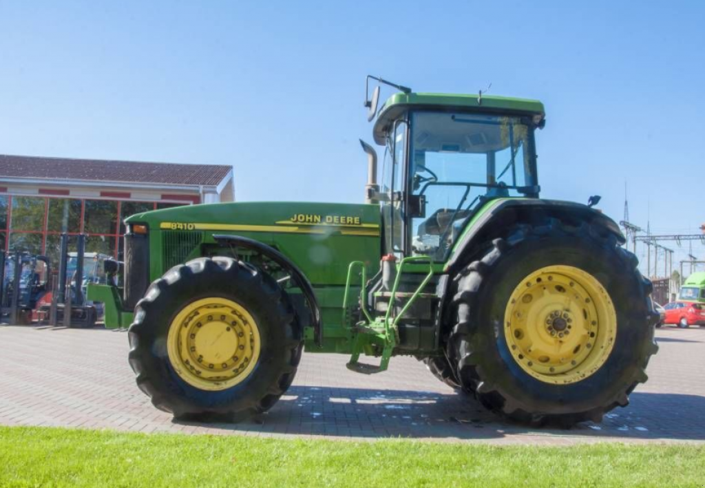 Oldtimer-Traktor του τύπου John Deere 8410, Neumaschine σε Житомир (Φωτογραφία 1)