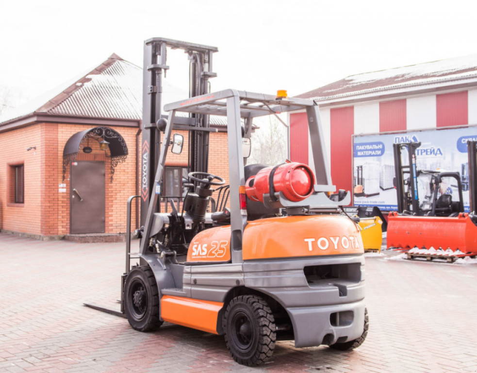 Gabelstapler van het type Toyota 42-6FGF25,  in Житомир (Foto 3)