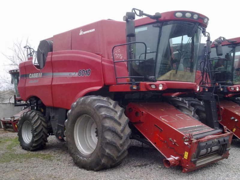 Oldtimer-Mähdrescher of the type Case IH Axial Flow 8010, Neumaschine in Дніпропетровськ (Picture 1)