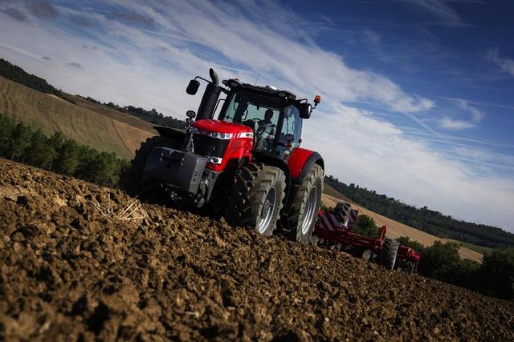 Oldtimer-Traktor typu Massey Ferguson 8737,  v Луцьк (Obrázek 6)