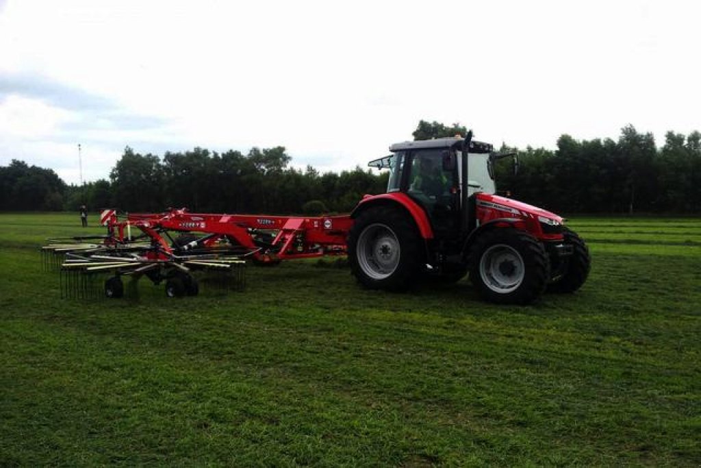 Oldtimer-Traktor del tipo Massey Ferguson 5450, Neumaschine en Луцьк (Imagen 2)