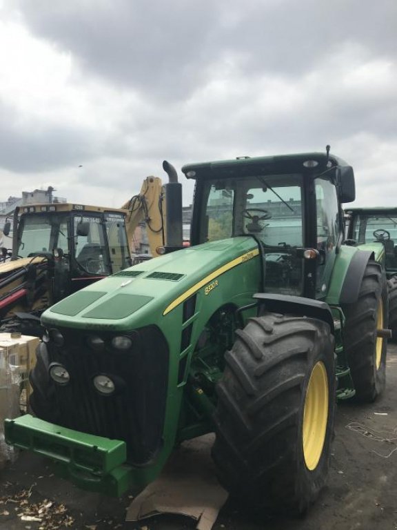 Oldtimer-Traktor typu John Deere 8320R, Neumaschine v Бровари (Obrázek 1)