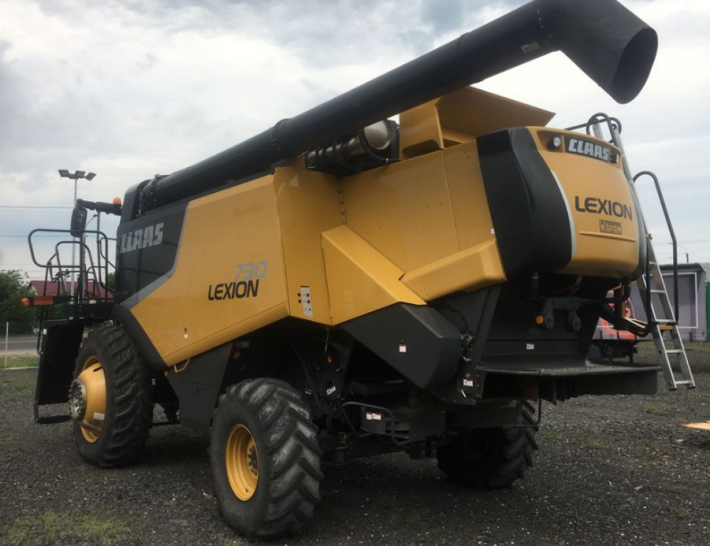 Oldtimer-Mähdrescher del tipo CLAAS Lexion 730,  en Струмівка (Imagen 7)