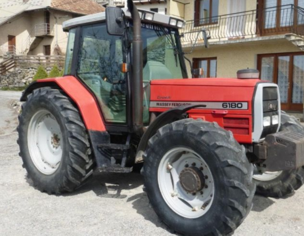 Oldtimer-Traktor of the type Massey Ferguson 6180,  in Струмівка (Picture 2)