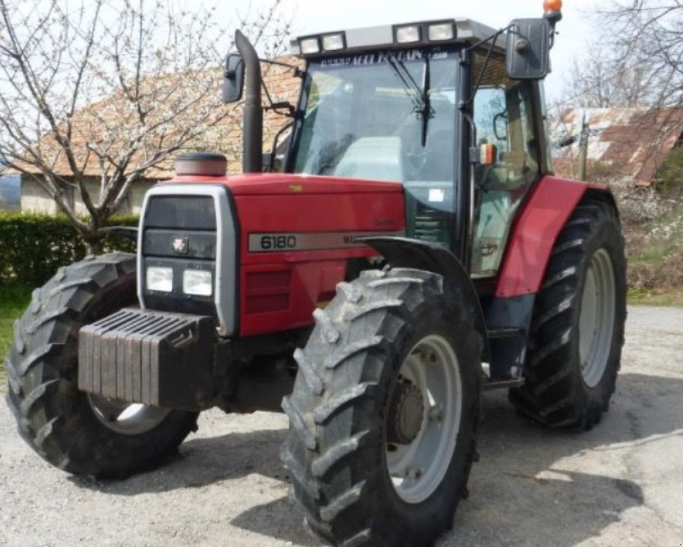 Oldtimer-Traktor of the type Massey Ferguson 6180,  in Струмівка (Picture 3)