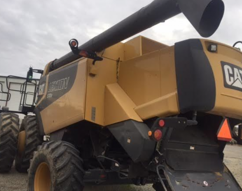 Oldtimer-Mähdrescher Türe ait Caterpillar Lexion 570 R, Neumaschine içinde Струмівка (resim 9)