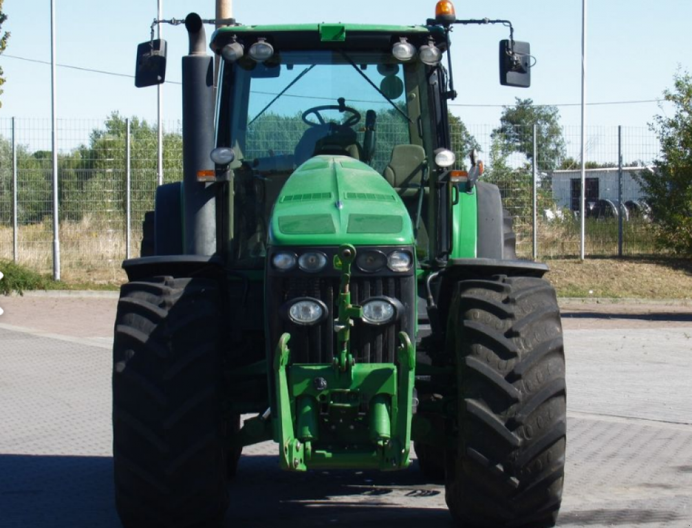 Oldtimer-Traktor van het type John Deere 8230, Neumaschine in Київ (Foto 5)