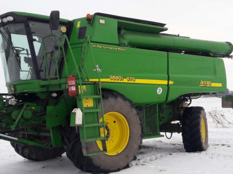 Oldtimer-Mähdrescher of the type John Deere 9780i CTS,  in Луцьк (Picture 1)