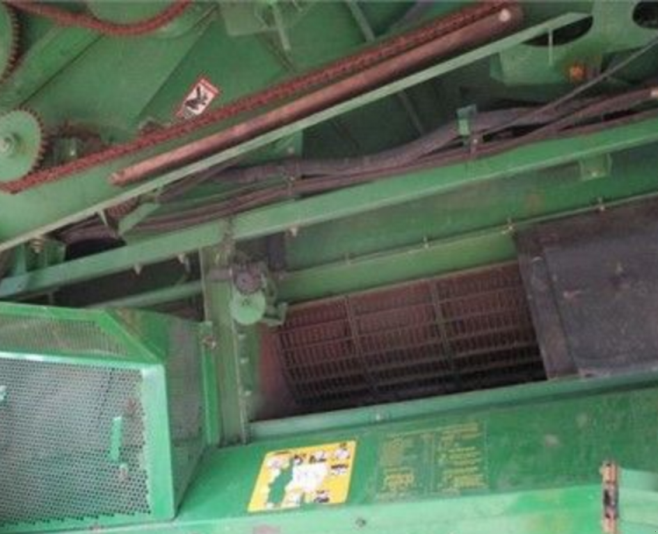 Oldtimer-Mähdrescher del tipo John Deere 9750 STS,  en Київ (Imagen 8)