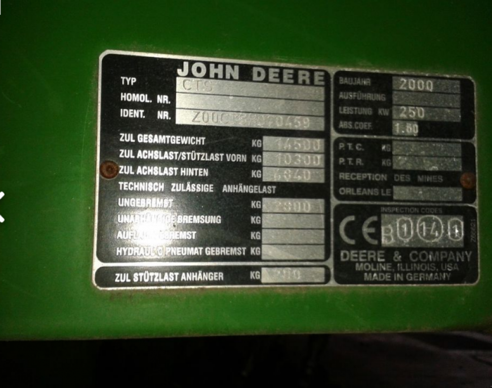 Oldtimer-Mähdrescher of the type John Deere CTS,  in Побузьке (Picture 2)