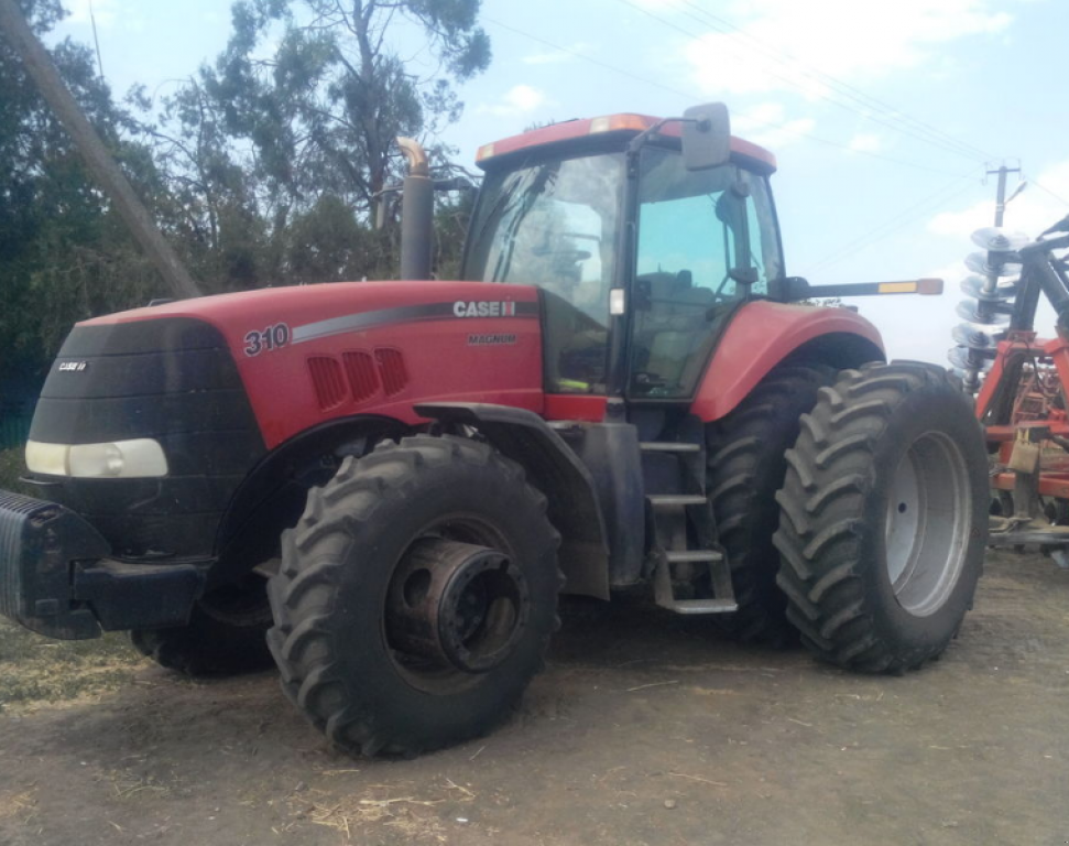 Oldtimer-Traktor of the type Case IH Magnum 310, Neumaschine in Сарата (Picture 3)