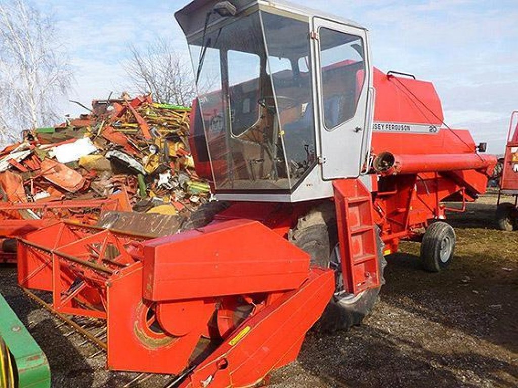 Oldtimer-Mähdrescher Türe ait Massey Ferguson 20, Neumaschine içinde Рівне (resim 1)