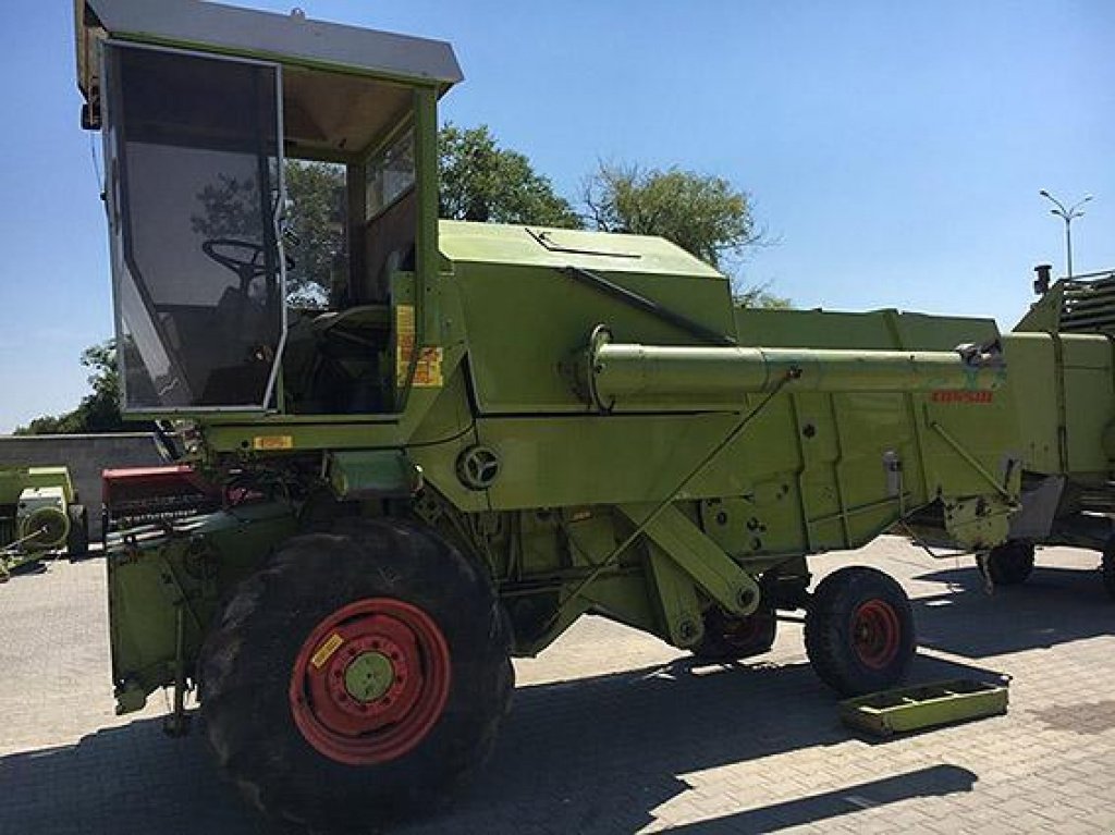 Oldtimer-Mähdrescher des Typs CLAAS Consul, Neumaschine in Рівне (Bild 2)